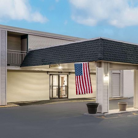 Rodeway Inn Dubuque Zewnętrze zdjęcie