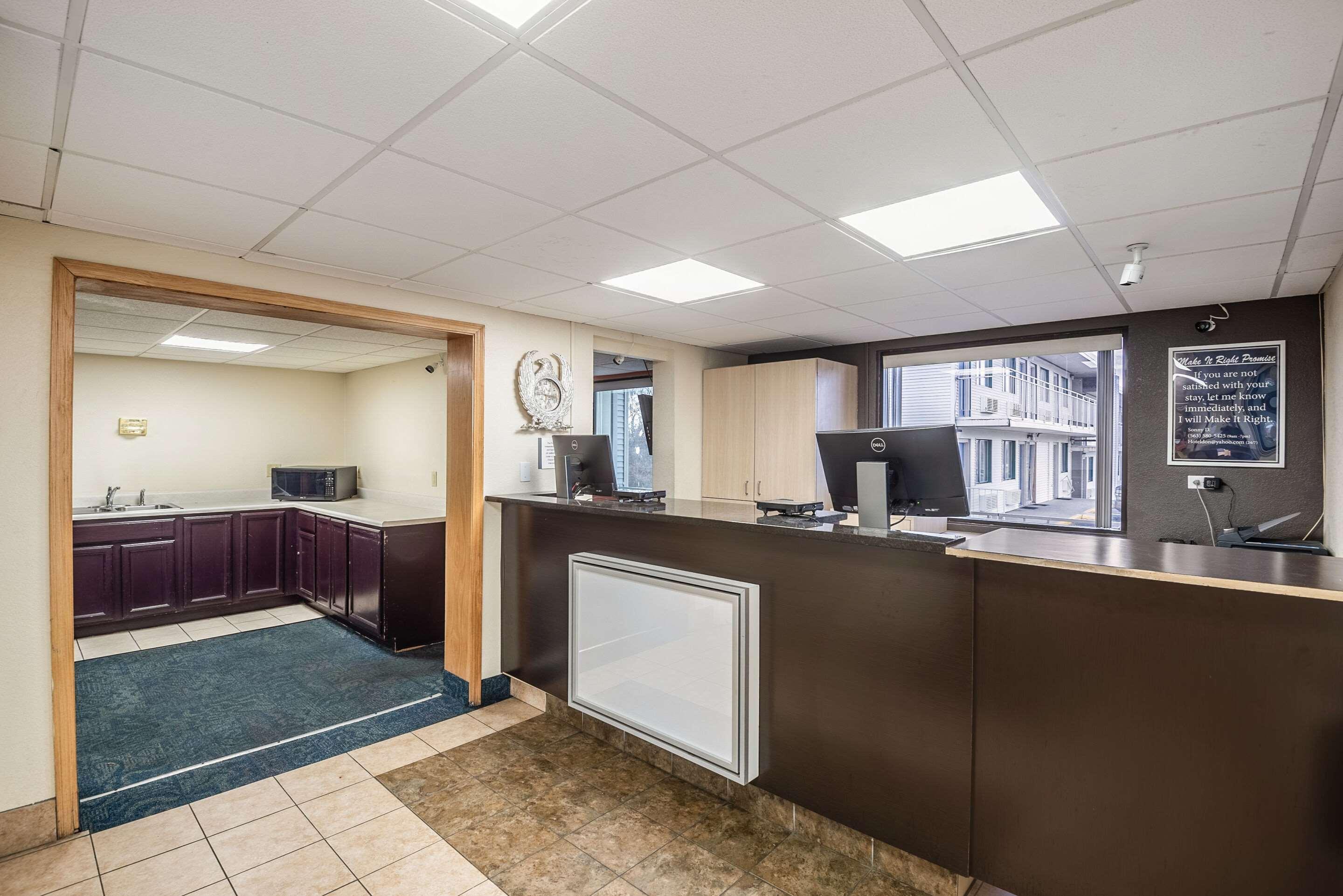 Rodeway Inn Dubuque Zewnętrze zdjęcie