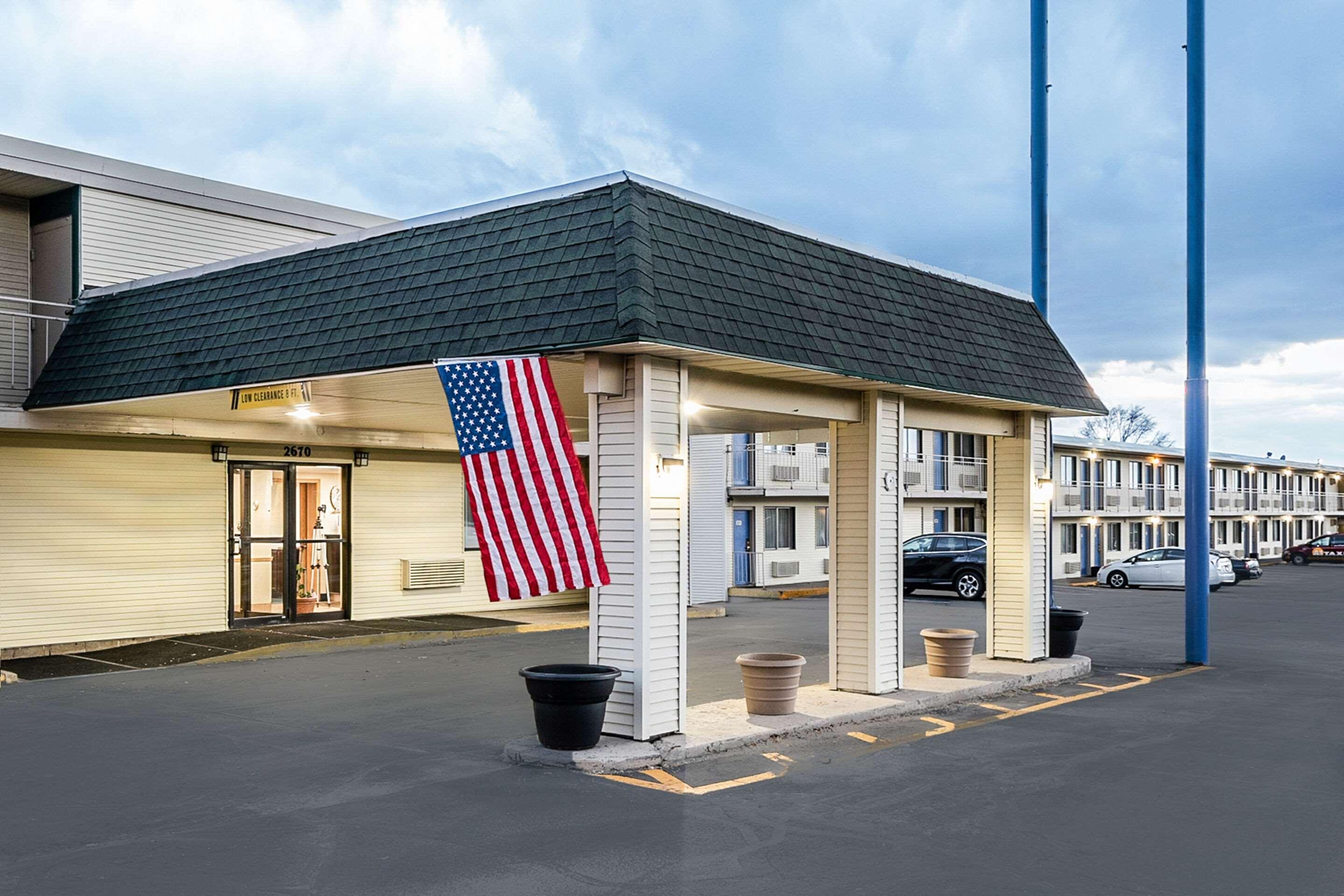 Rodeway Inn Dubuque Zewnętrze zdjęcie
