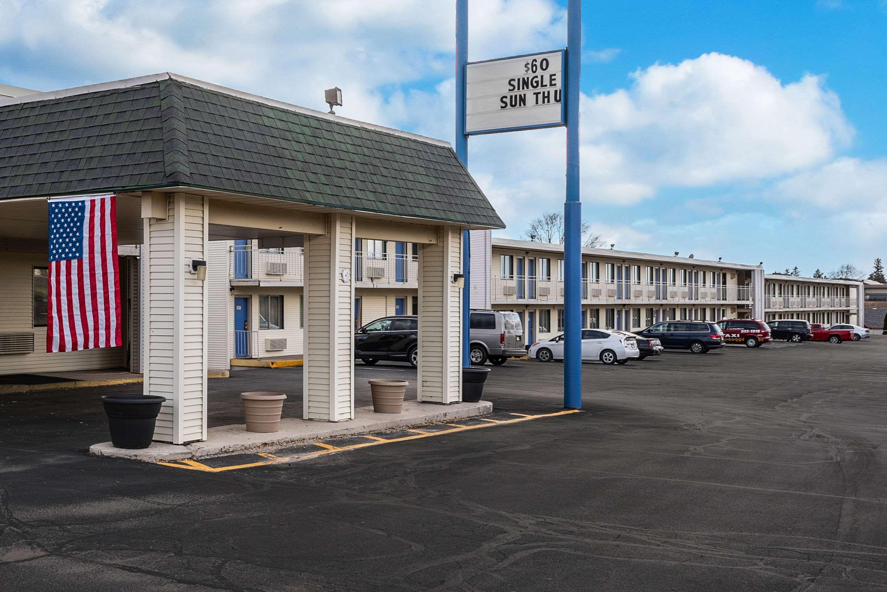 Rodeway Inn Dubuque Zewnętrze zdjęcie