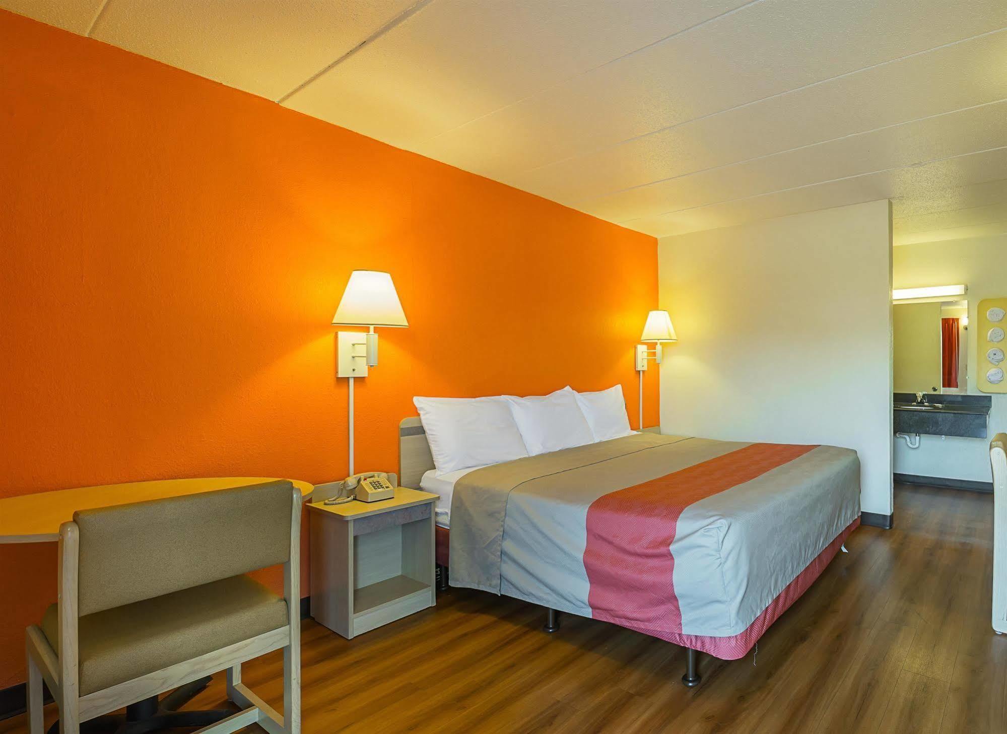 Rodeway Inn Dubuque Zewnętrze zdjęcie