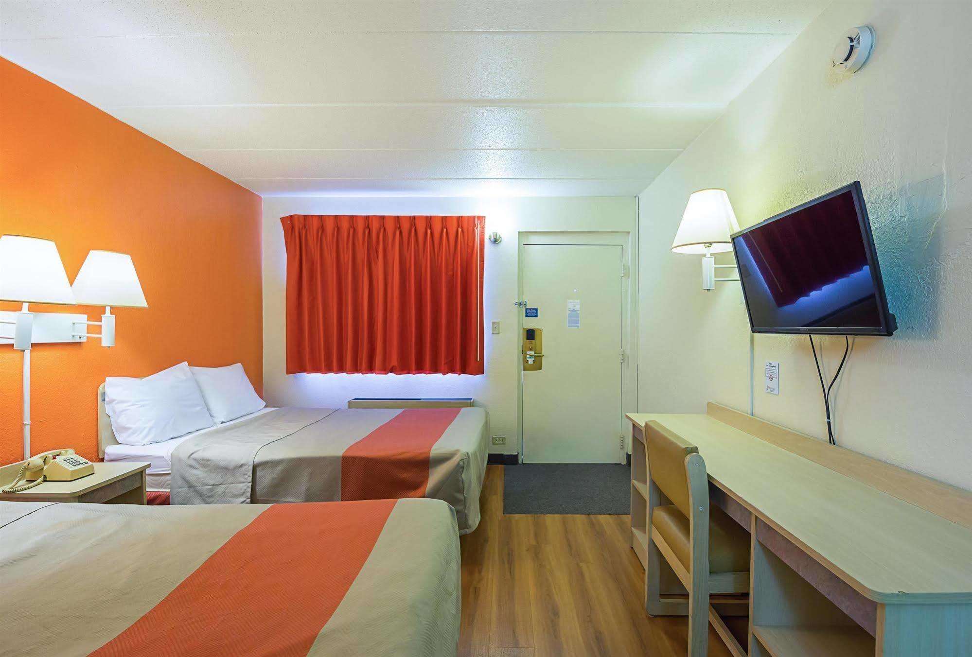 Rodeway Inn Dubuque Zewnętrze zdjęcie