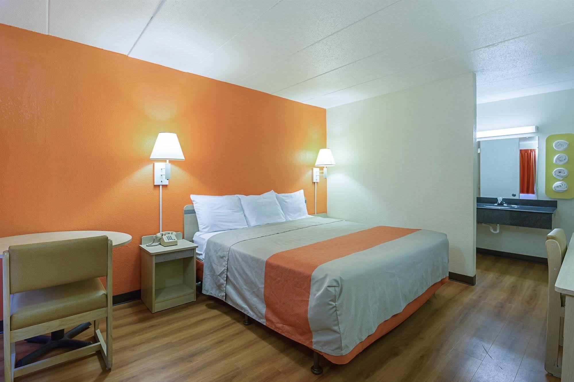 Rodeway Inn Dubuque Zewnętrze zdjęcie