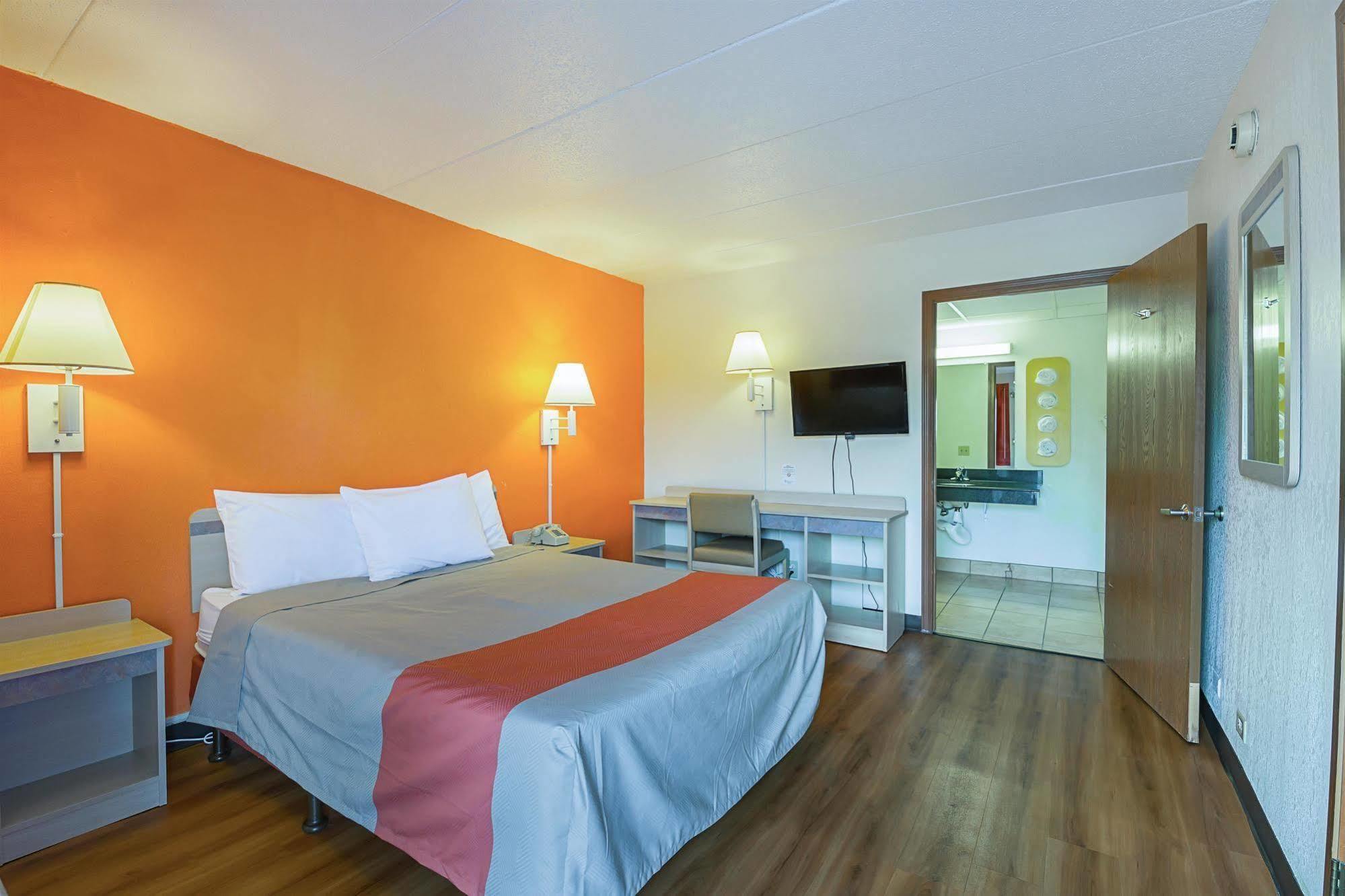 Rodeway Inn Dubuque Zewnętrze zdjęcie