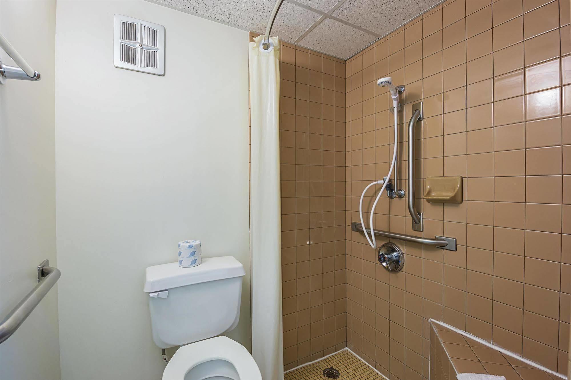 Rodeway Inn Dubuque Zewnętrze zdjęcie