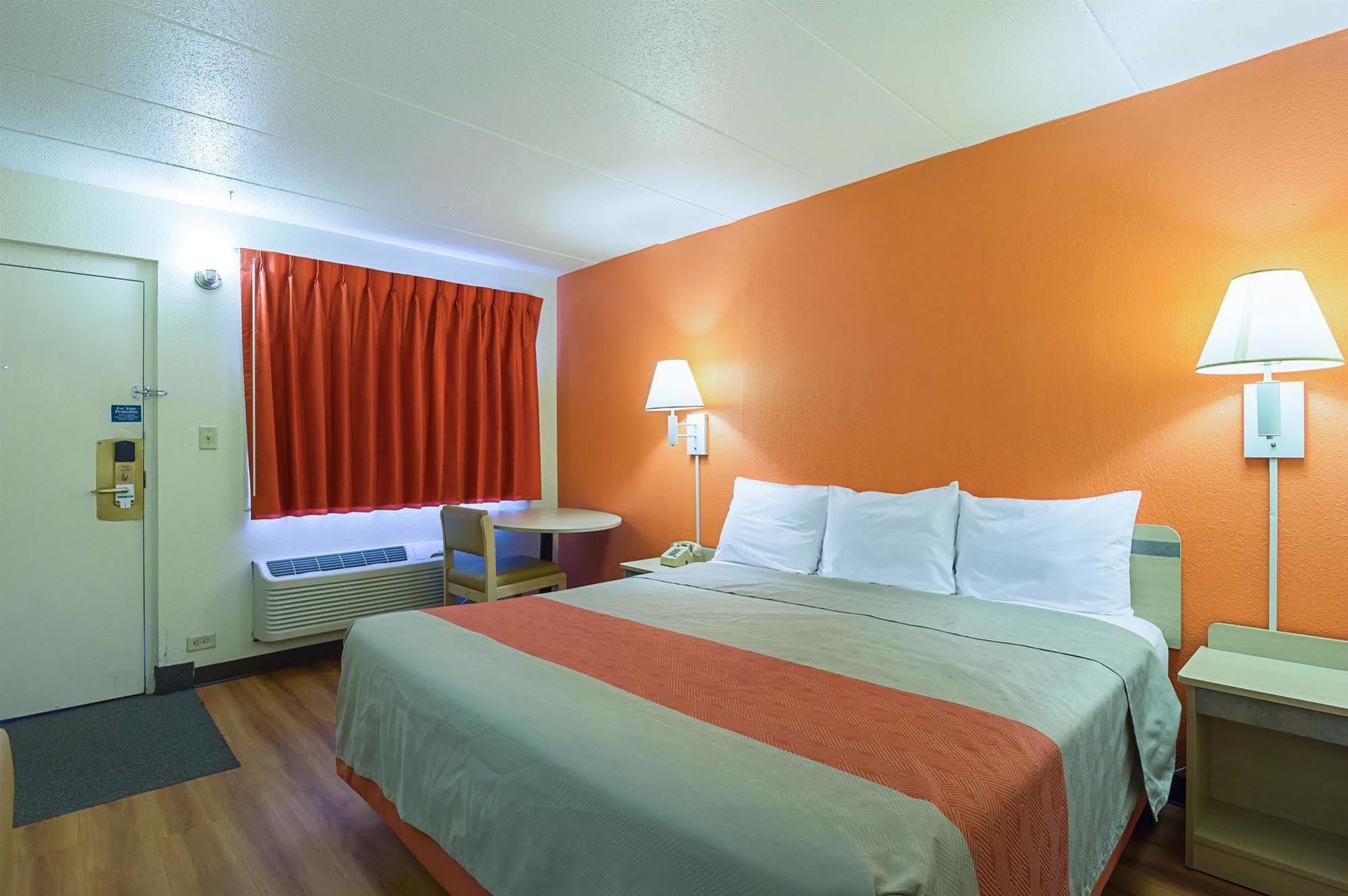 Rodeway Inn Dubuque Zewnętrze zdjęcie