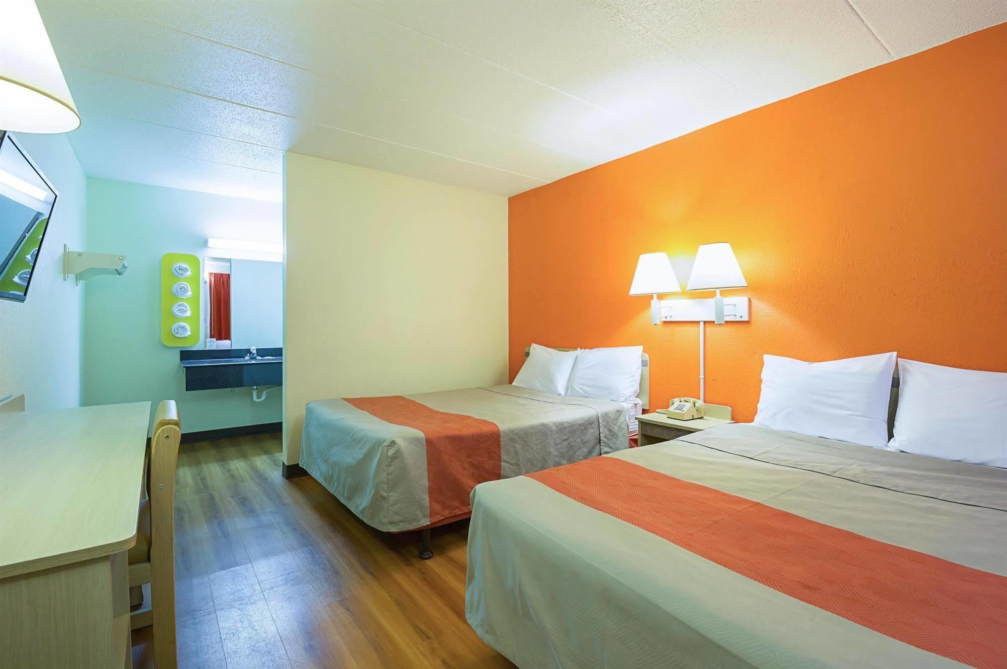 Rodeway Inn Dubuque Zewnętrze zdjęcie